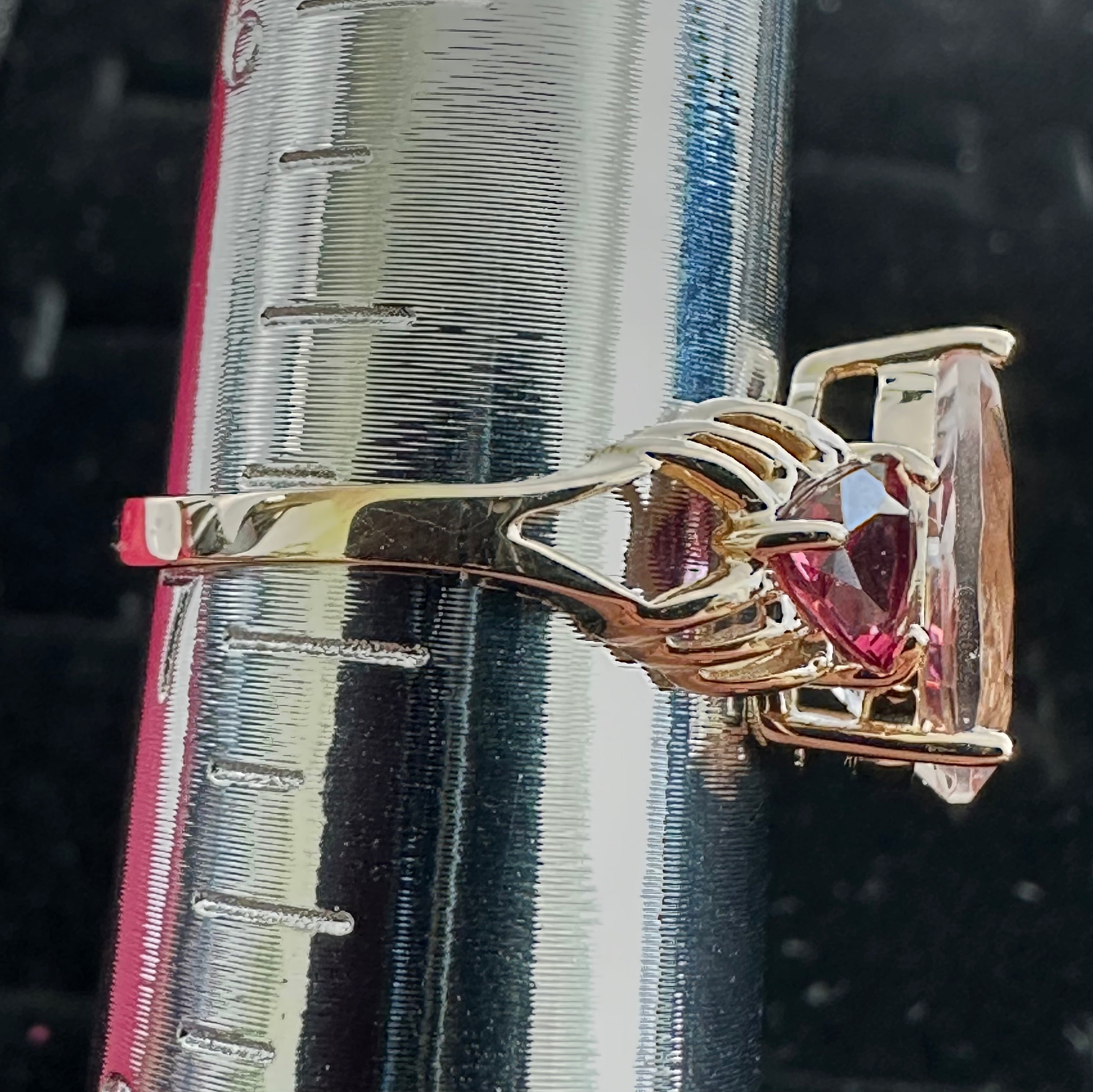 Vintage 14K Yellow Gold 3-Stone Morganite Garnet Ring